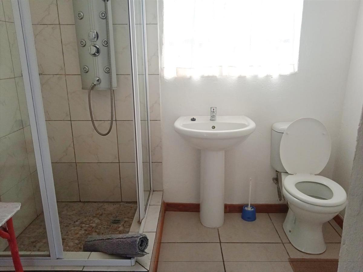 Rheola's Guest Cottage Harrismith Extérieur photo